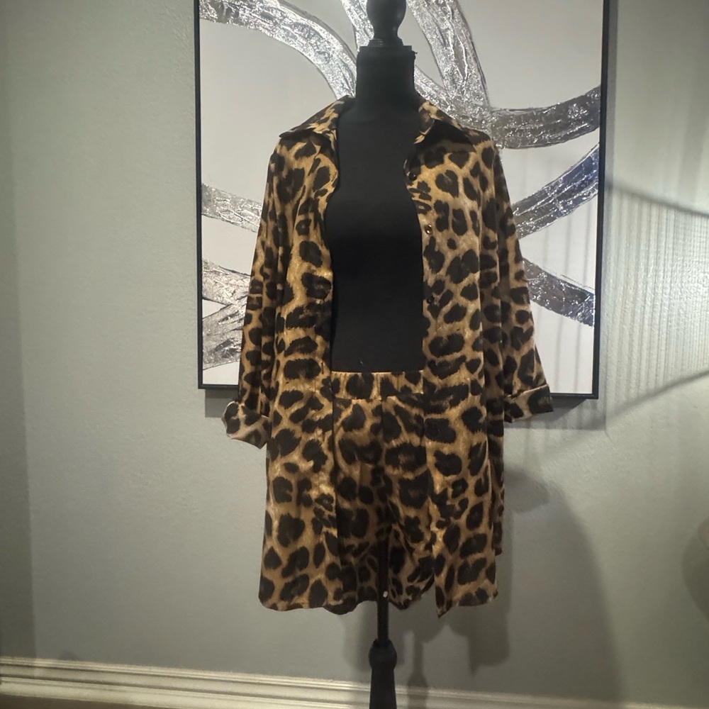 Leopard Print Women's Two Piece Set